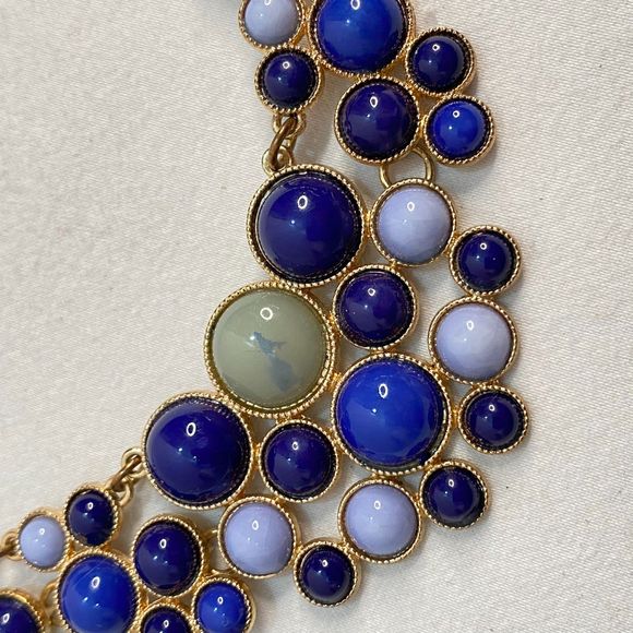 Bib Necklace Cluster Shades of Blue Cabochon Stones Gold Tone Chain - Picture 4 of 11